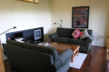 Fantail Cottage - lounge Fantail Cottage - lounge